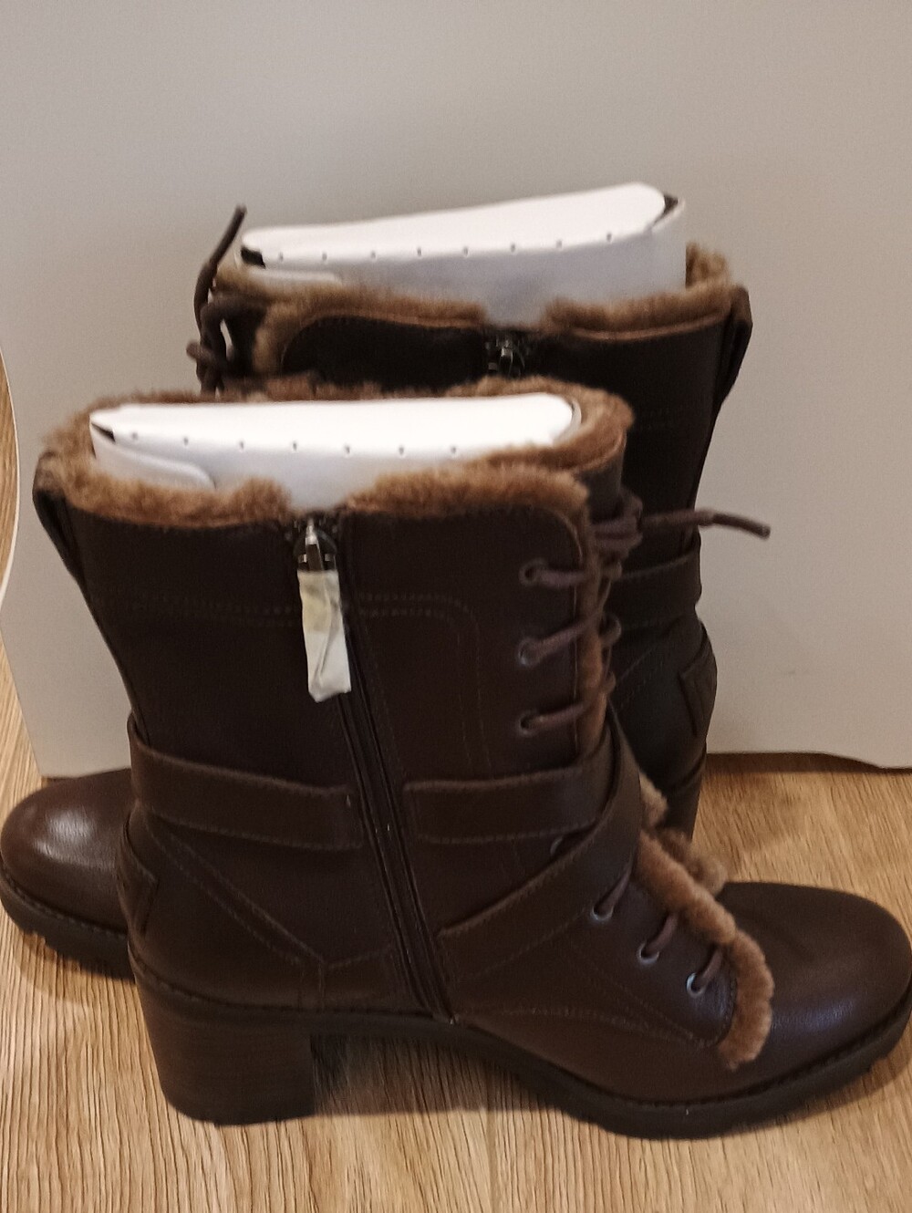 New In Box UGG Ingrid Boots Fur Trim Lace Up Brown Size 9 Fall Winter